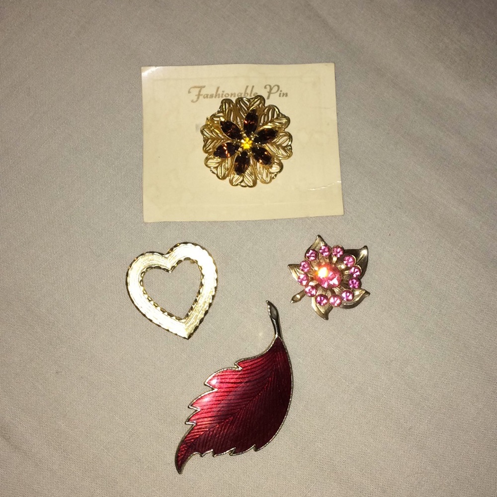 Vintage Pins Brooches